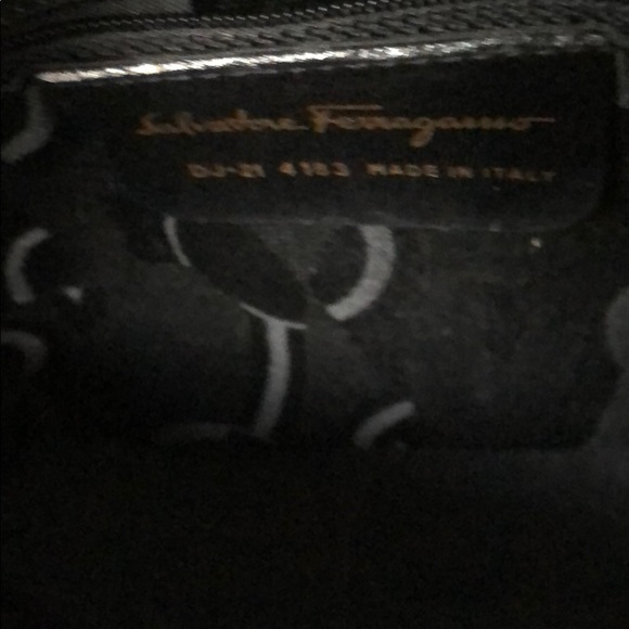 Ferragamo crossbody bag - Picture 3 of 3